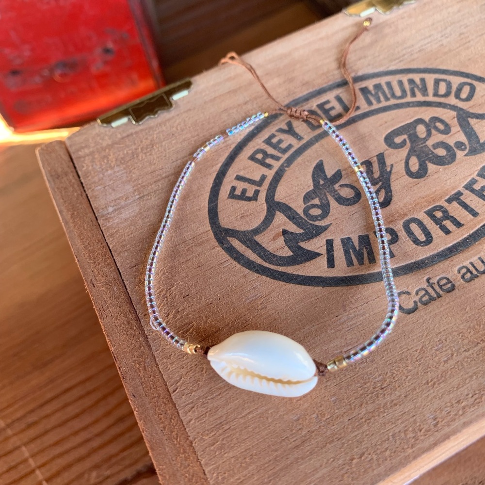 ✨DELICATE BOHO SEED BRACELET/ANKLET W/SHELL✨ - Picture 4 of 6